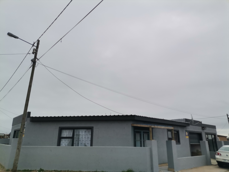 3 Bedroom Property for Sale in Kwanonqaba Western Cape